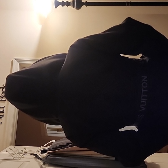 Louis Vuitton Black Coat with Gray Monogram - Picture 9 of 10